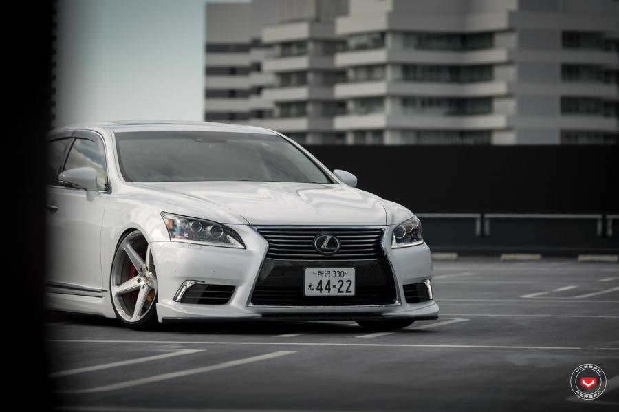  Lexus LS460 on Vossen Wheels (CG-201) 2016 года  (фото 20 из 21)